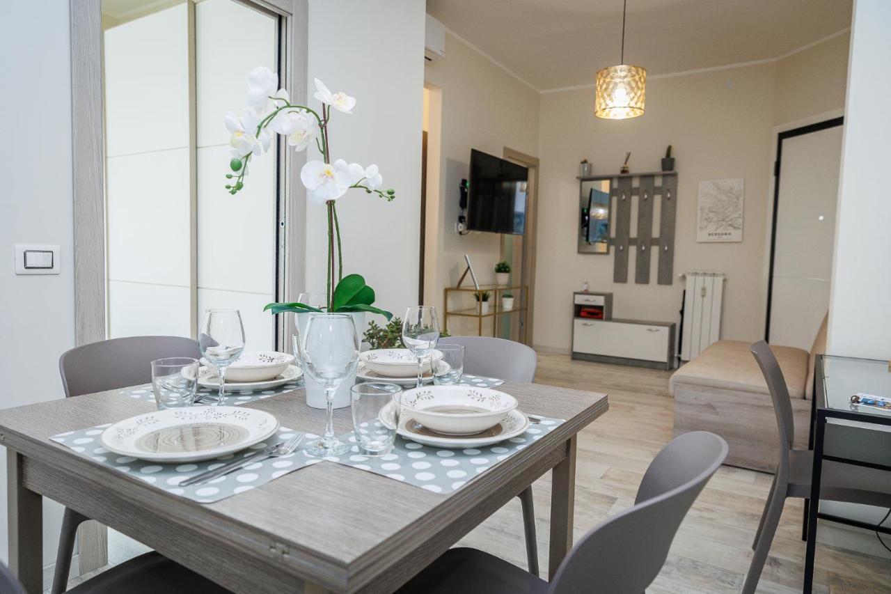 Snt Apartment - City Center Bergamo Bagian luar foto