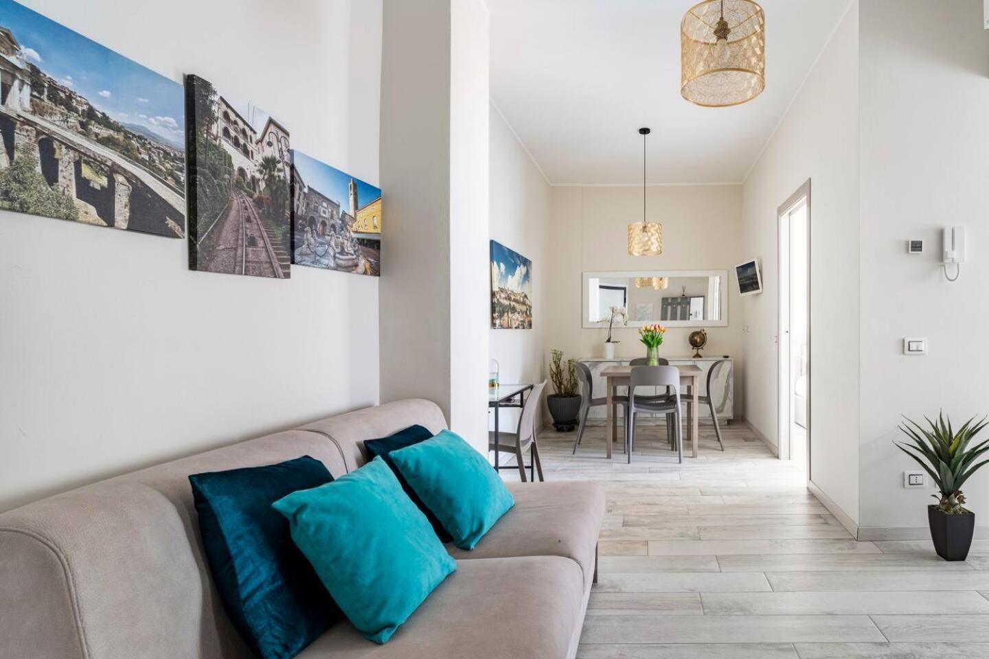 Snt Apartment - City Center Bergamo Bagian luar foto