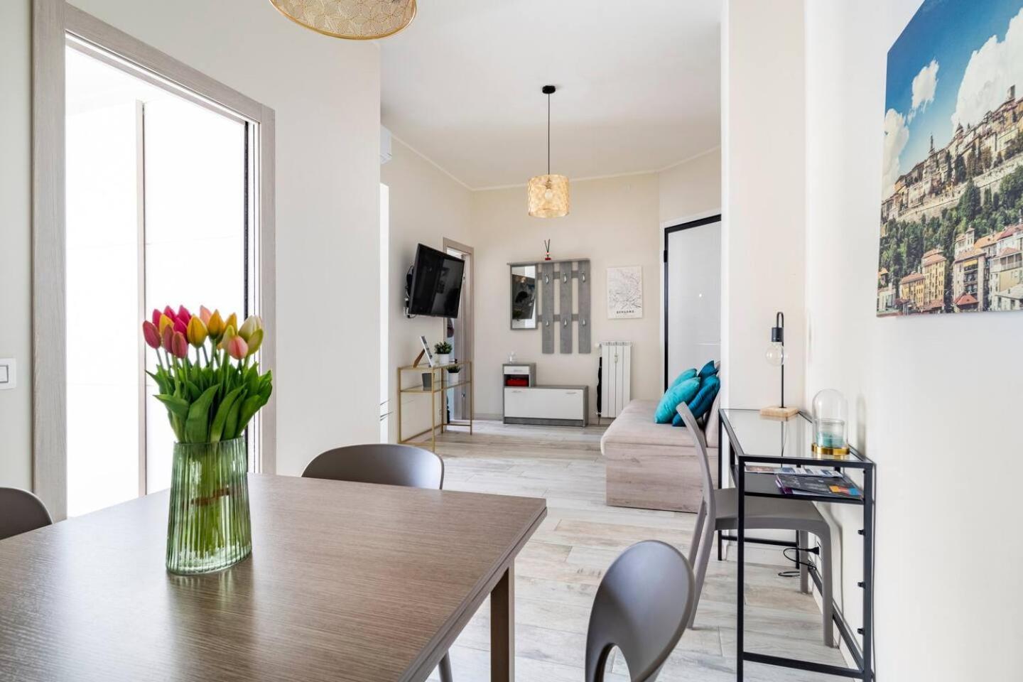 Snt Apartment - City Center Bergamo Bagian luar foto