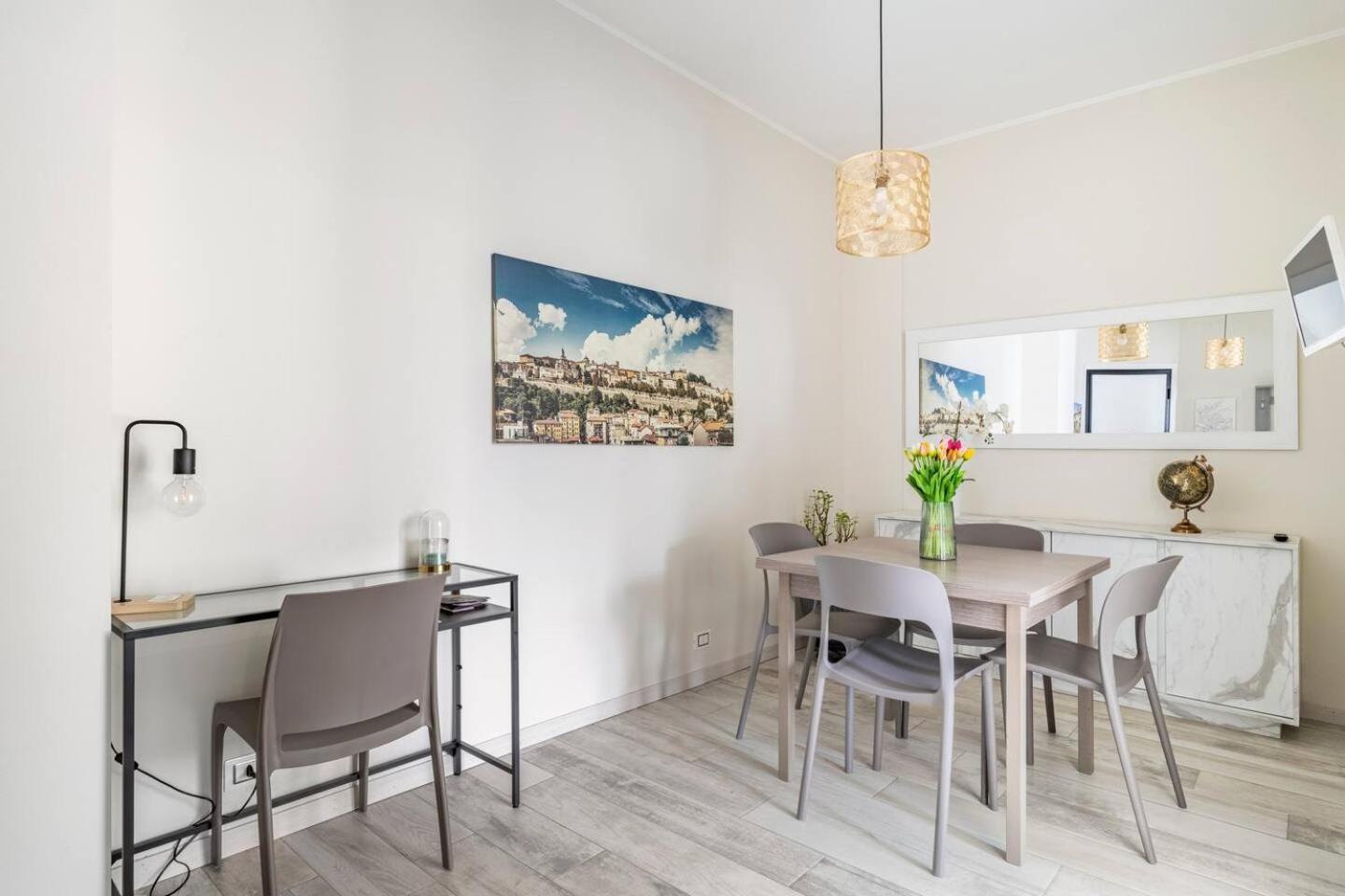 Snt Apartment - City Center Bergamo Bagian luar foto